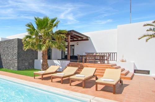 Playa Blanca Villa Sleeps 10 Pool Air Con Wifi