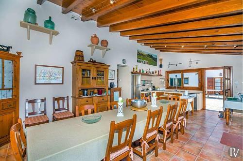 Pollenca Villa Sleeps 10 Pool Air Con Wifi