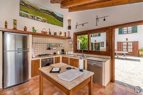 Pollenca Villa Sleeps 10 Pool Air Con Wifi