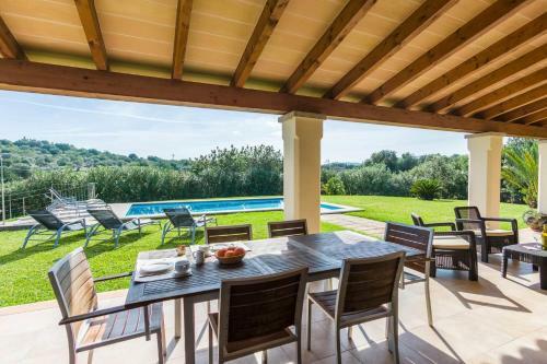 Pollenca Villa Sleeps 6 Air Con Wifi