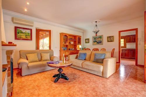 Pollenca Villa Sleeps 4 Pool Air Con Wifi