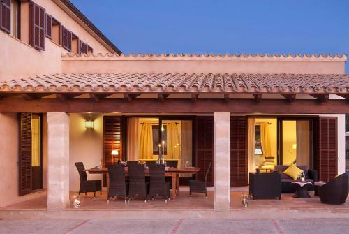 Port De Pollenca Villa Sleeps 10 Pool Air Con Wifi