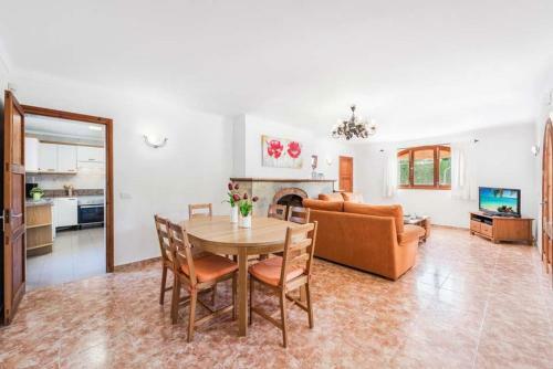 Port De Pollenca Villa Sleeps 10 Pool Air Con Wifi