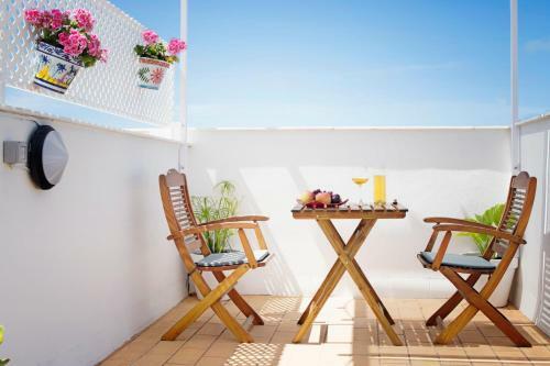 Summerland Apartments Rota