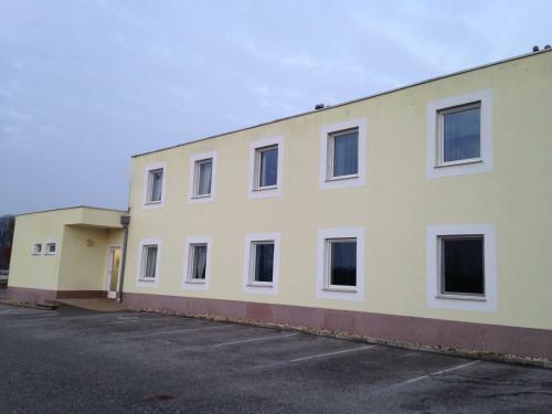 Hostal Pension Tennisweber