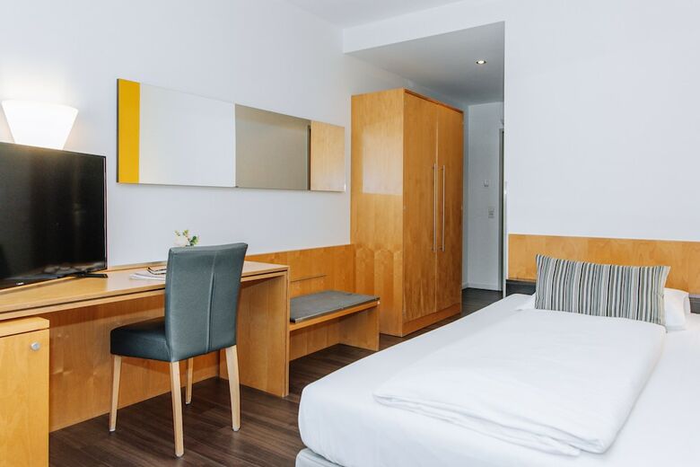 Airport Boutiquehotel Hein