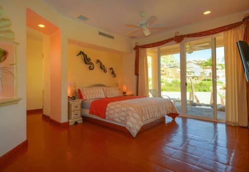 Spacious With Convenient Cabo Location, Villa Ballena