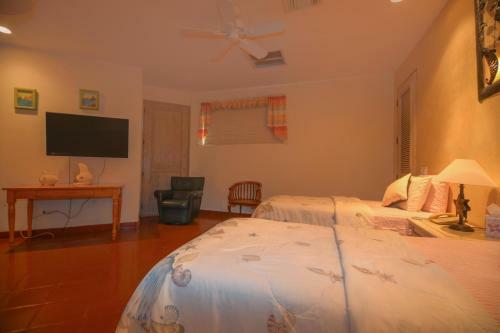 Spacious With Convenient Cabo Location, Villa Ballena