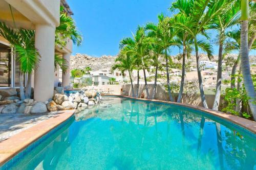 Spacious With Convenient Cabo Location, Villa Ballena