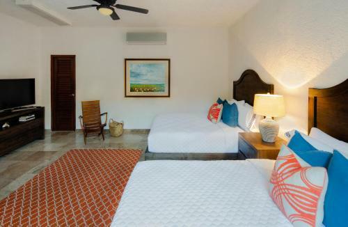 Panoramic Ocean Views At Hillside Casa Mirador
