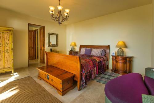 7 Br Home For 18 With Ocean Views, Villa Las Flores