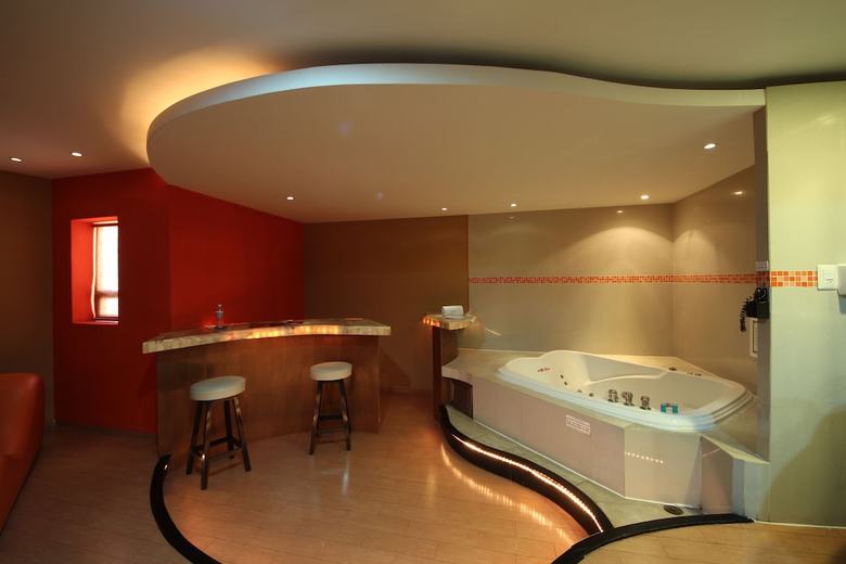 Hotel Motel Suites Xiu