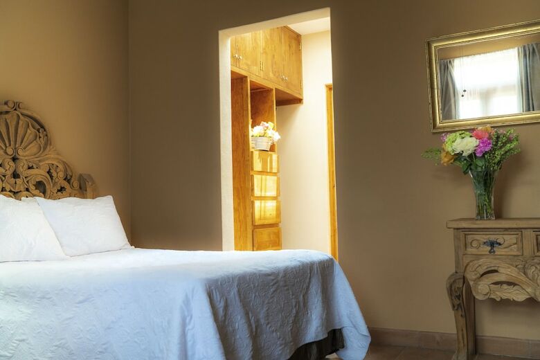Tadeo Inn Bed & Breakfast