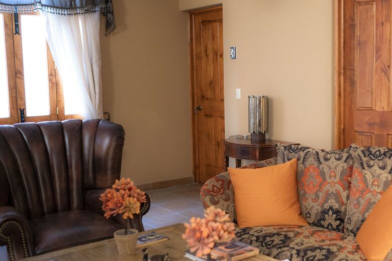 Tadeo Inn Bed & Breakfast