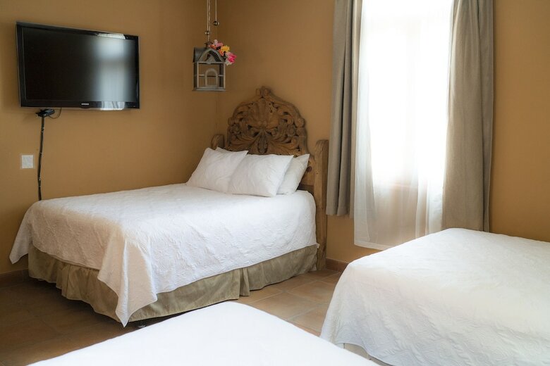 Tadeo Inn Bed & Breakfast