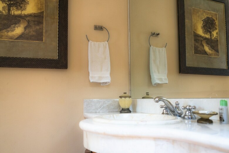 Tadeo Inn Bed & Breakfast
