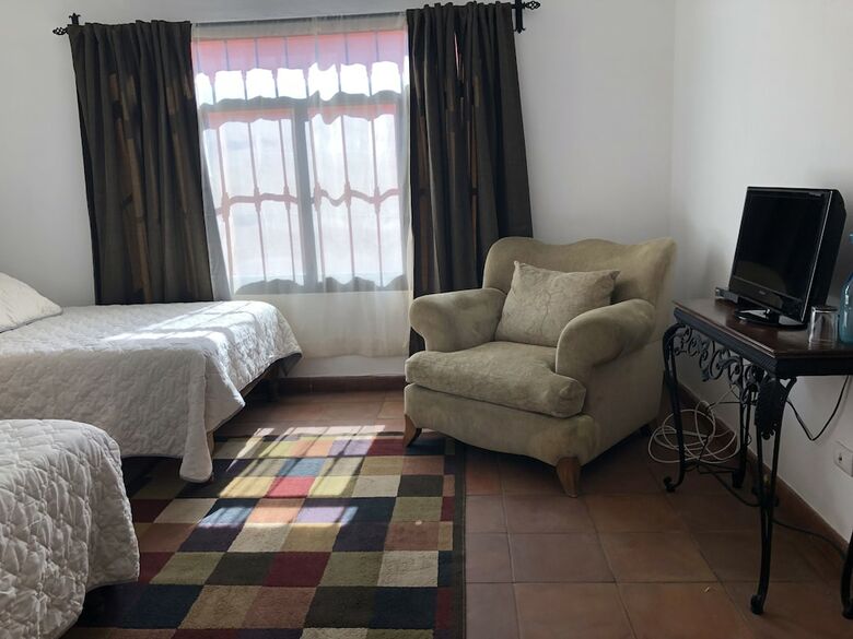 Tadeo Inn Bed & Breakfast
