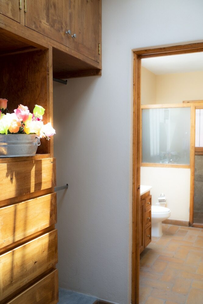 Tadeo Inn Bed & Breakfast