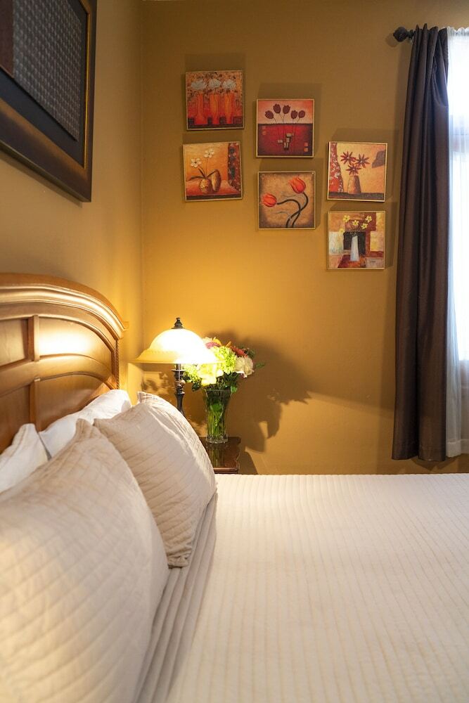 Tadeo Inn Bed & Breakfast