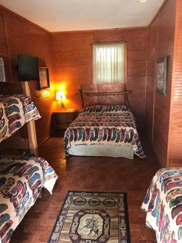 Hotel Twin Elm Guest Ranch And 2e Rv Resort