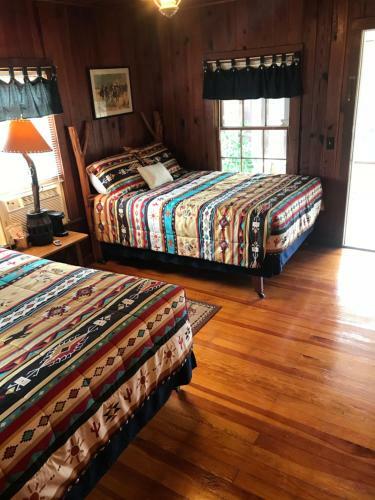 Hotel Twin Elm Guest Ranch And 2e Rv Resort
