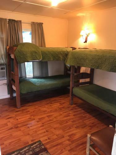 Hotel Twin Elm Guest Ranch And 2e Rv Resort
