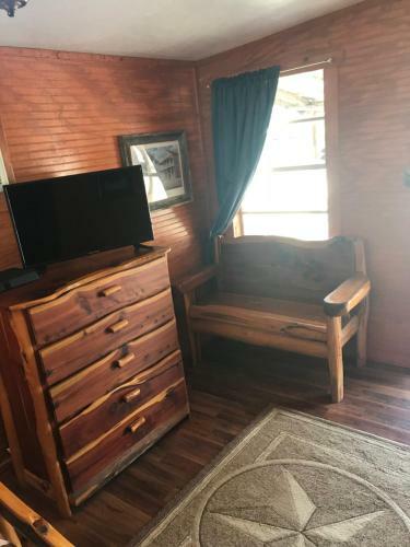 Hotel Twin Elm Guest Ranch And 2e Rv Resort