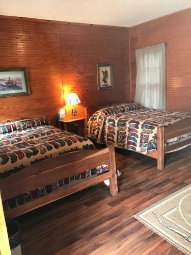 Hotel Twin Elm Guest Ranch And 2e Rv Resort