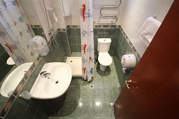Yanais Hotel