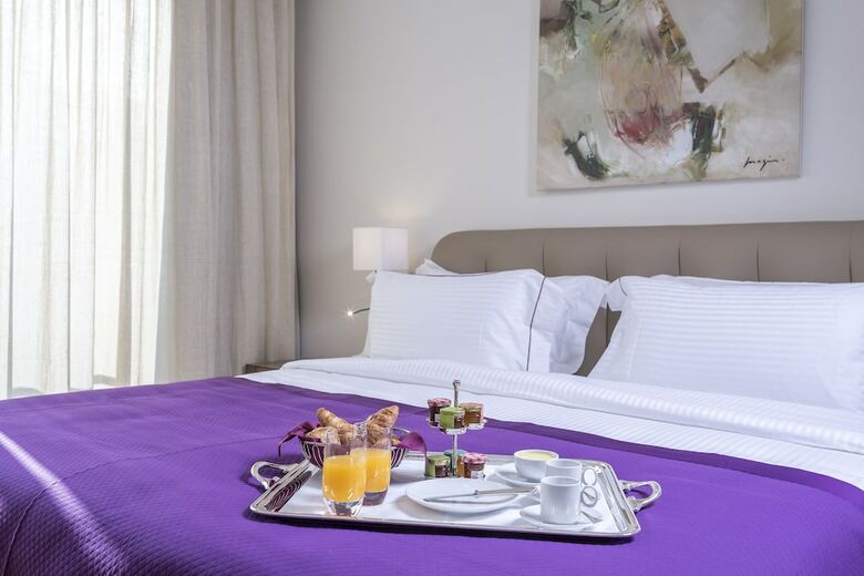 O Monot Hotel