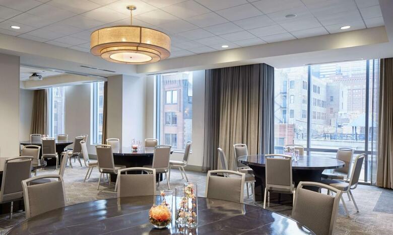 Hotel Hampton By Hilton Chicago Downtown West Loop
