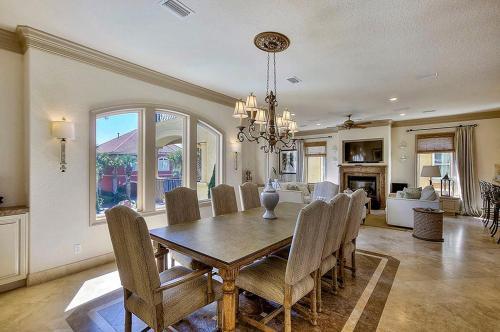 Casa De Palms Home