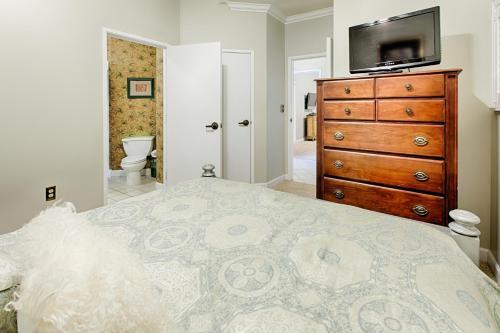 Tides 107 - Flr1 - 2br 2ba - (6)