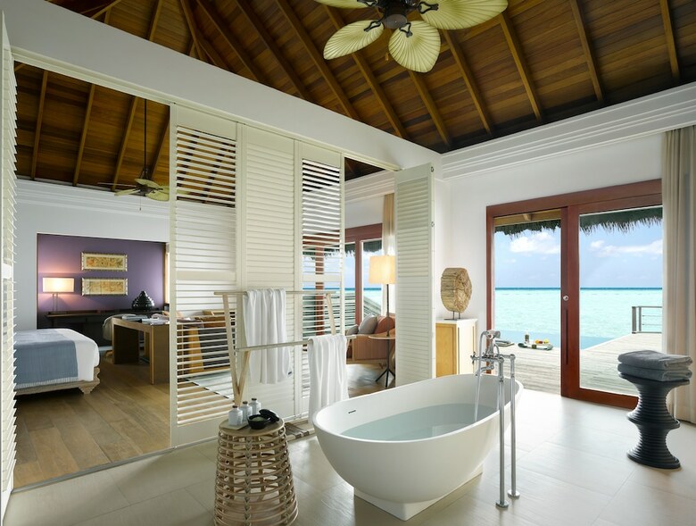 Hotel Dusit Thani Maldives