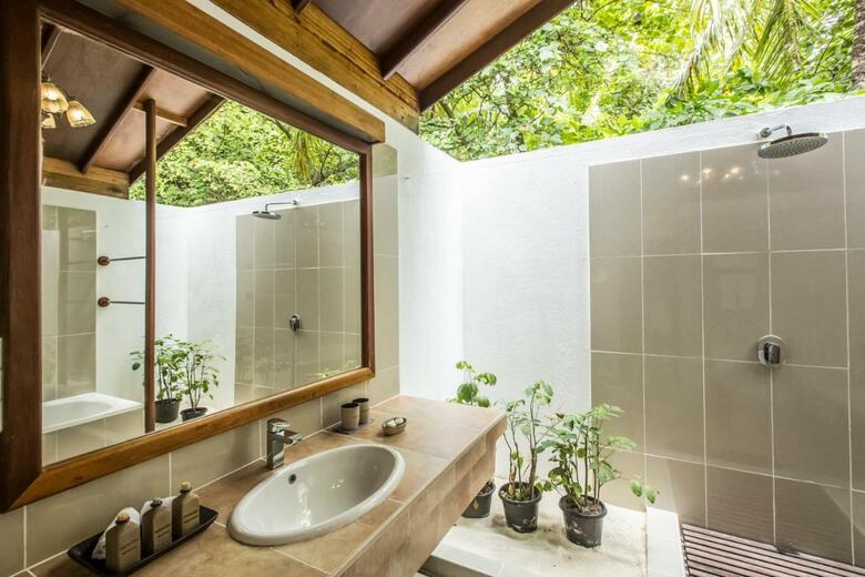 Hotel Reethi Beach Resort