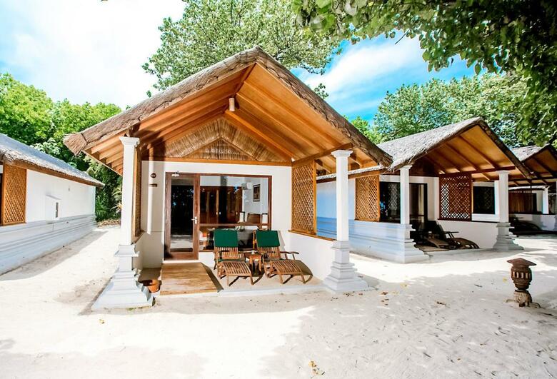 Hotel Reethi Beach Resort
