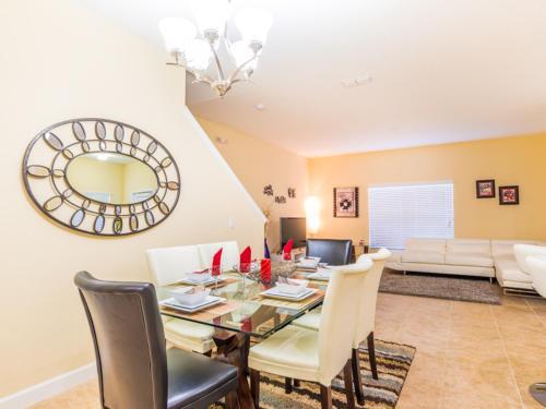 Villa Bismark Palm Townhome 8967
