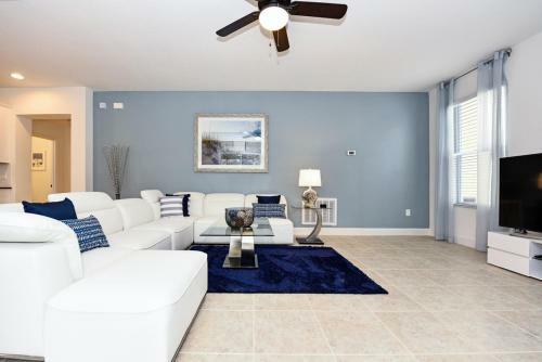 Three Worlds Mobile Home Resort Villa Sleeps 12