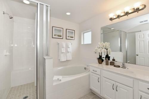 Three Worlds Mobile Home Resort Villa Sleeps 12