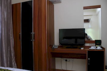 Hotel Surfview Raalhugandhu