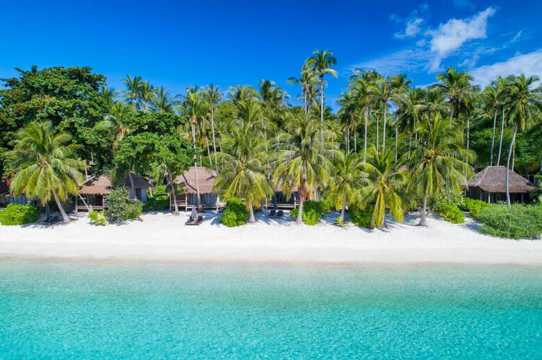 Hotel Haadtien Beach Resort