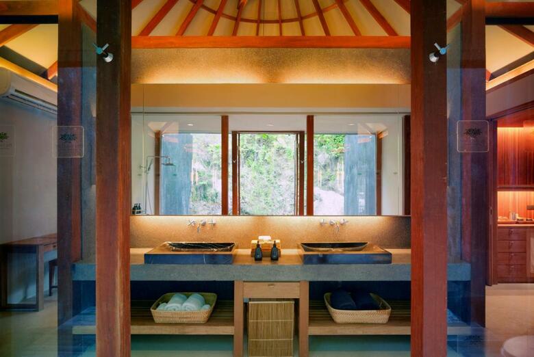 Hotel Haadtien Beach Resort
