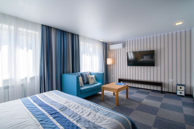 Hotel Equator