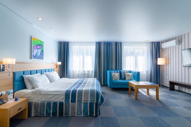 Hotel Equator
