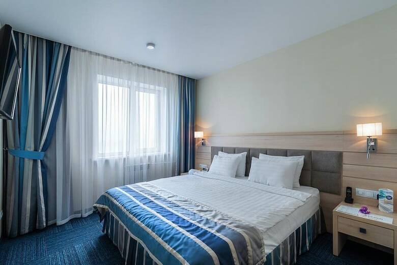 Hotel Equator