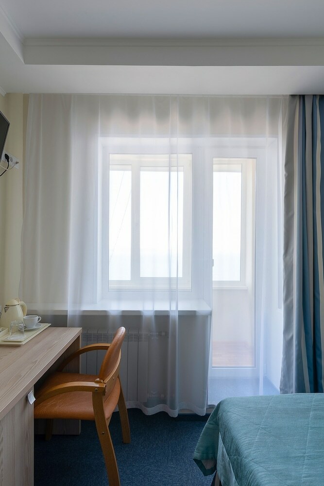 Hotel Equator