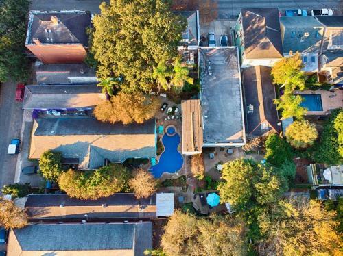 Apartamentos 5 Br - Sleeps 8! Steps From Bourbon Street!