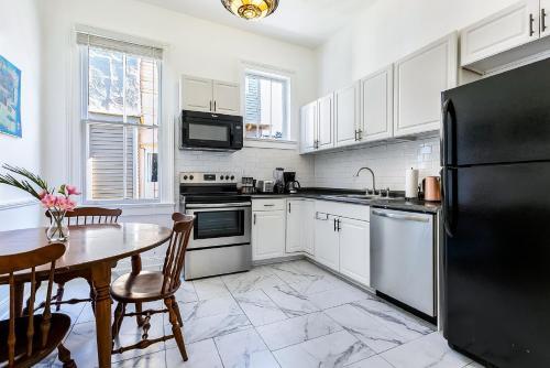 Uptown Living On Freret Spacious 4bdr/3bath