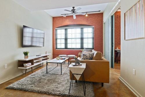 Apartamento Three-bedroom, Two-bath Industrial Apt In Nola C.b.d.
