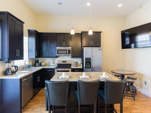 Gorgeous Apartments In Merchant Lofts By Hosteeva